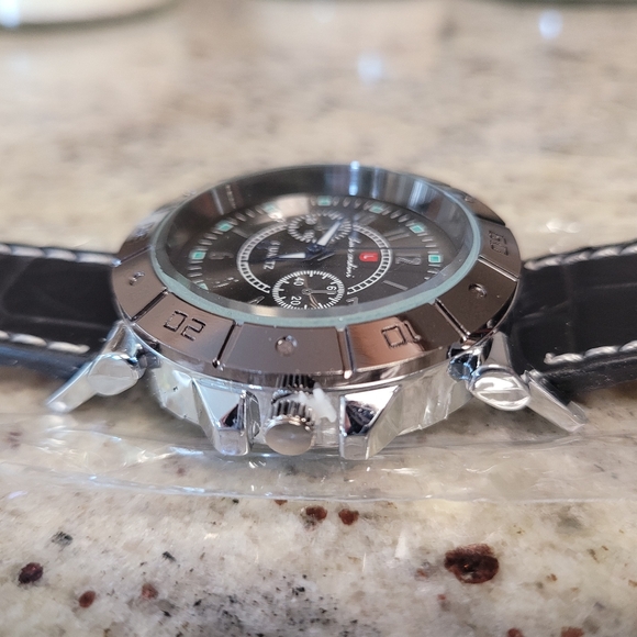 Luis Cardini | Leather Band Quartz Watch Black & Silver - Picture 3 of 16